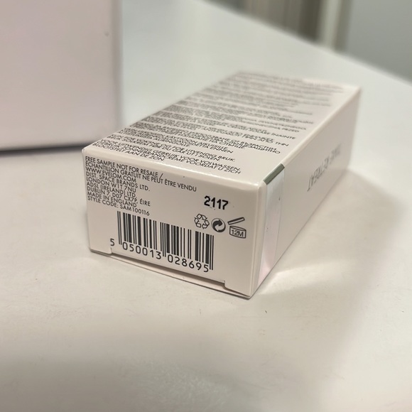 Eve Lom Radiance Repair Retinol Serum, 9.5ml - Picture 3 of 6